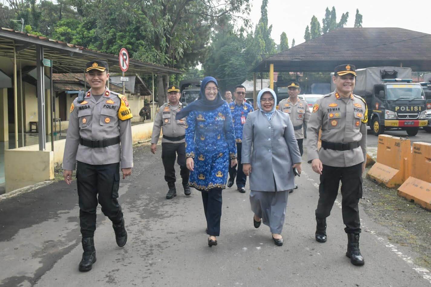 Waka DPRD Purwakarta Neng Supartini Hadiri Apel Gelar Pasukan Operasi Ketupat Lodaya 2023