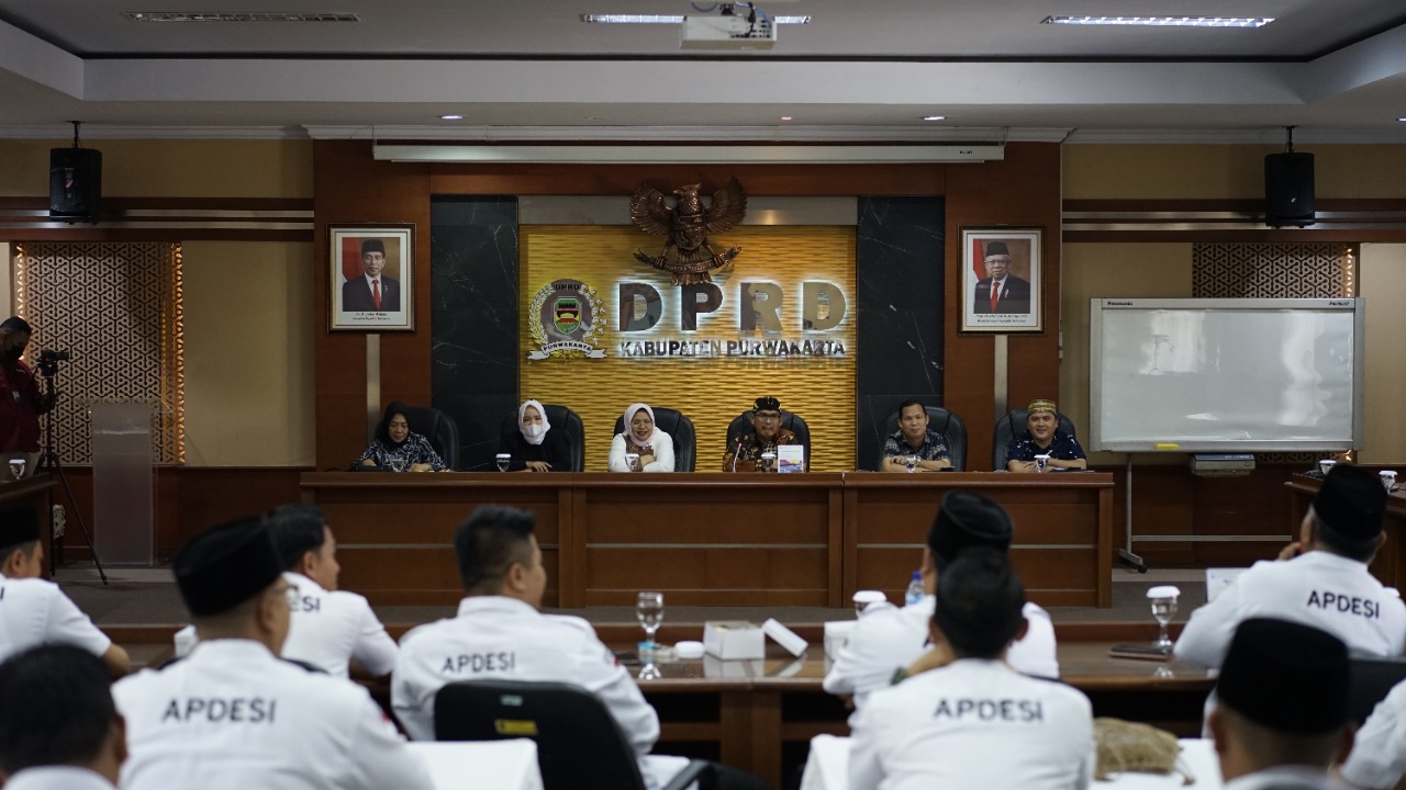 Pimpinan Dewan dan Pimpinan Komisi DPRD Purwakarta Terima Audien Pengurus Apdesi