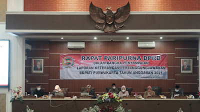 Ketua DPRD Pimpin Rapat Paripurna Dalam Rangka Penyampaian LKPJ Bupati Purwakarta TA 2021