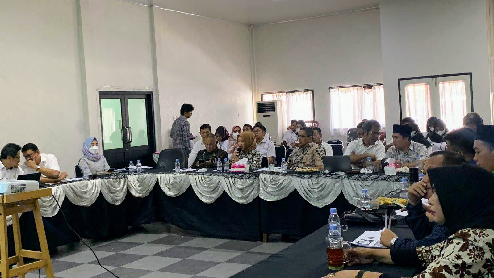 Pimpinan dan Anggota Banggar Adakan Rapat Pembahasan RAPBD TA 2023 di Aula Dinkes Purwakarta