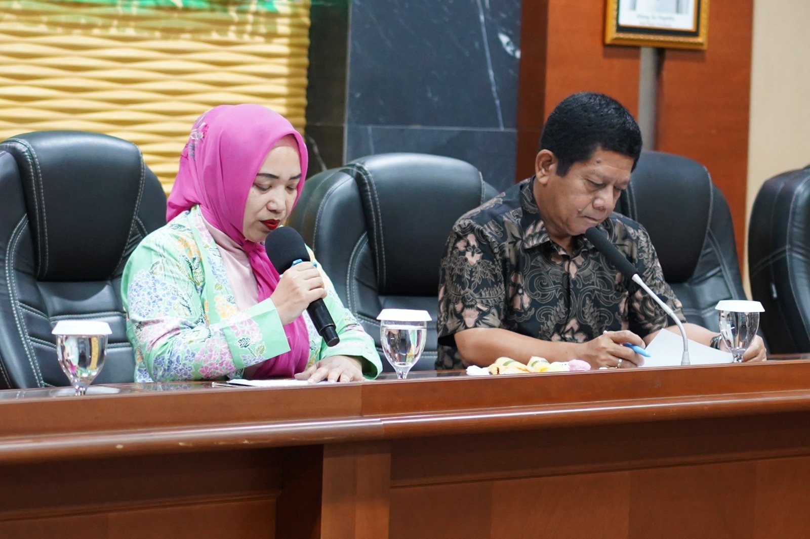 DPRD Purwakarta Gelar RDPU dengn KMP Terkait Penundaan Penyaluran DBHP 2016-2018