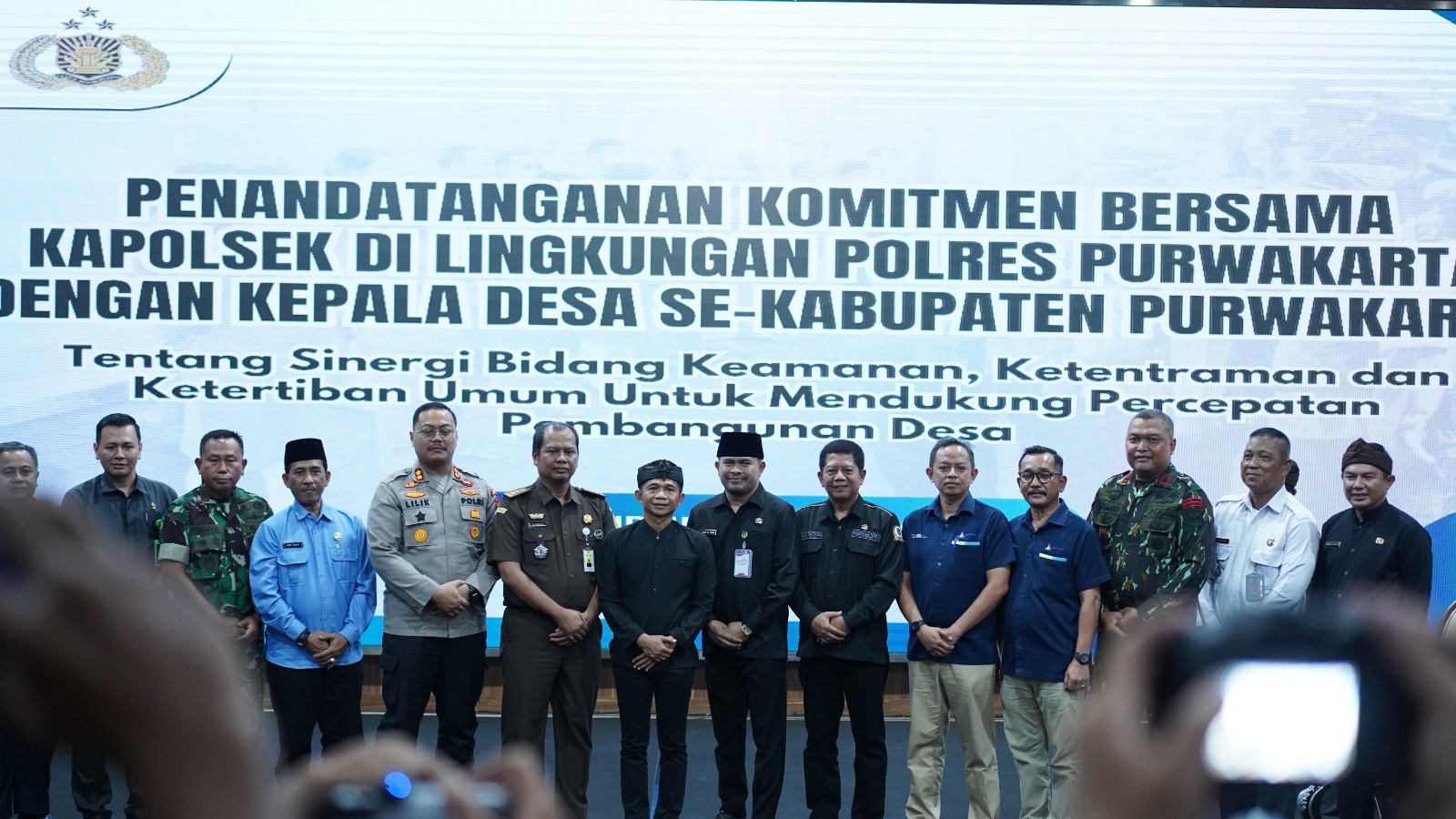 Wakil Ketua DPRD menghadiri Penandatanganan Komitmen Bersama Kapolsek dan Kepala Desa