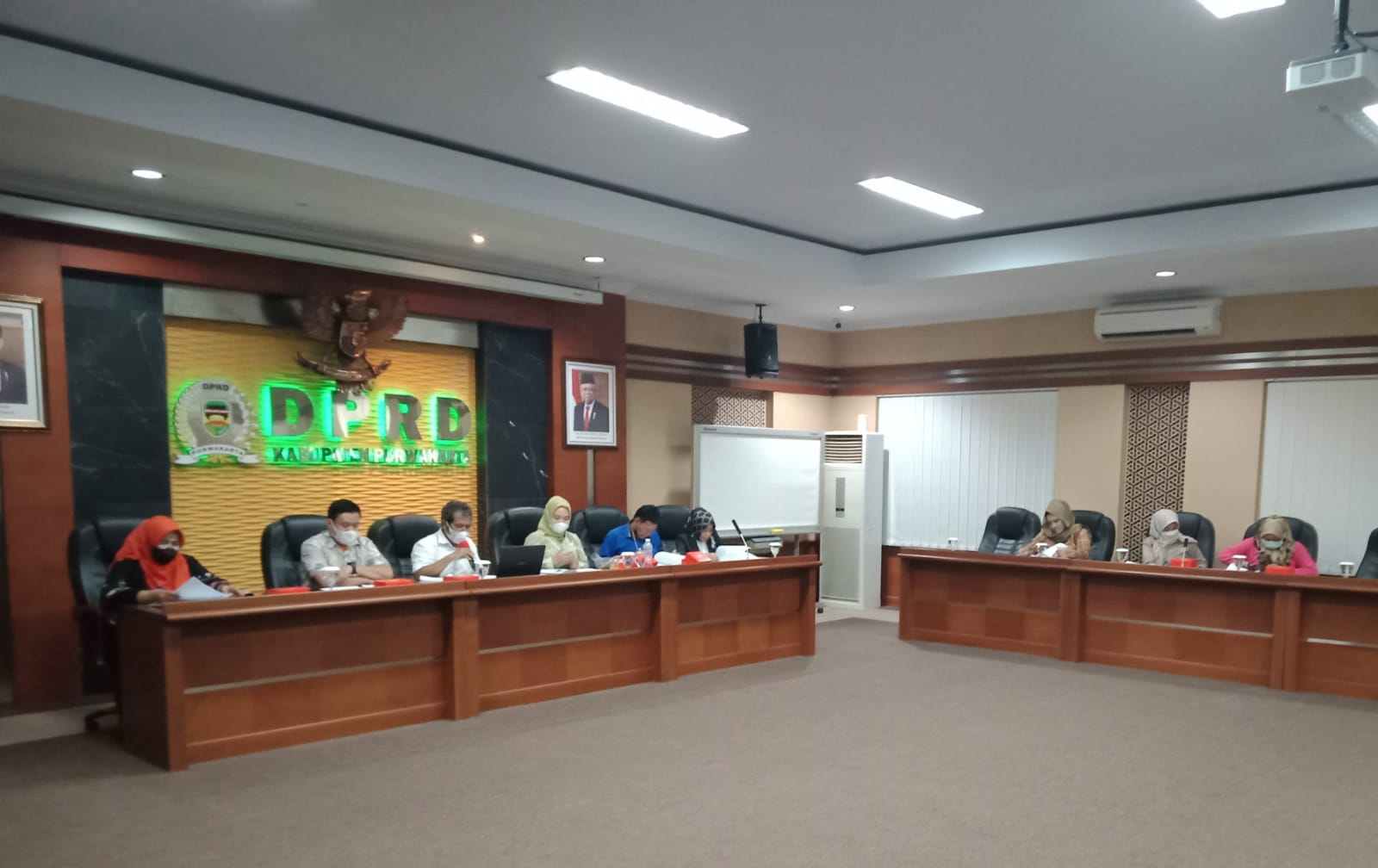 Pansus C DPRD Purwakarta Mulai Menggelar Rapat Pembahasan Raperda dengan Tiga SKPD