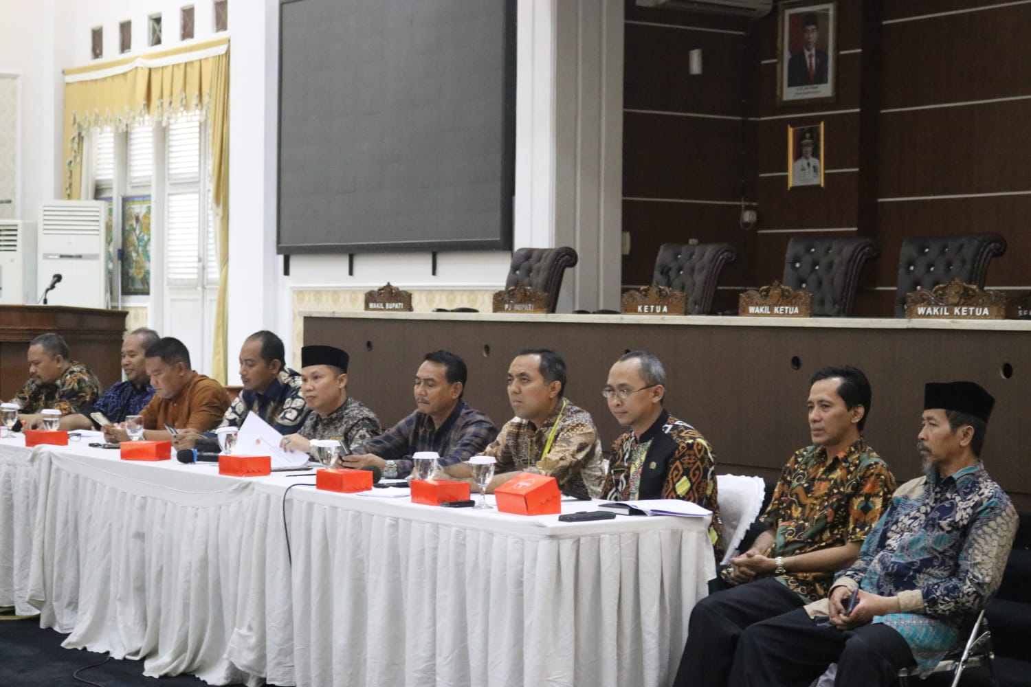 Komisi II dan III DPRD Purwakarta Menerima Kedatangan Warga Dari Tiga Perumahan